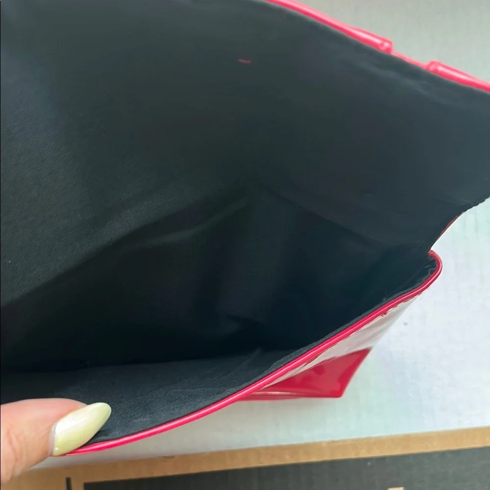 YSL Pink Patent Leather Clutch/Beauty Bag - Picture 4 of 6